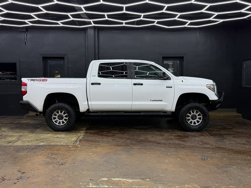 2018 Toyota Tundra SR5 - Photo 10