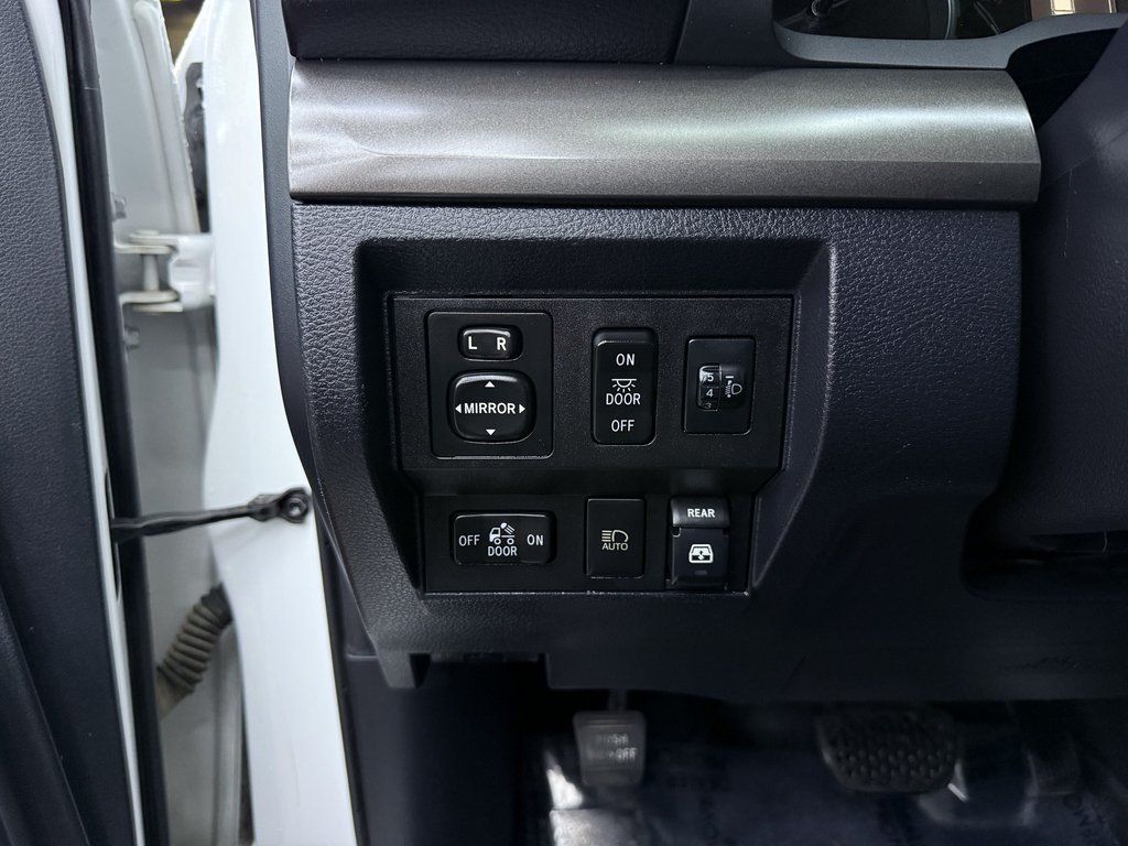 2018 Toyota Tundra SR5 - Photo 14