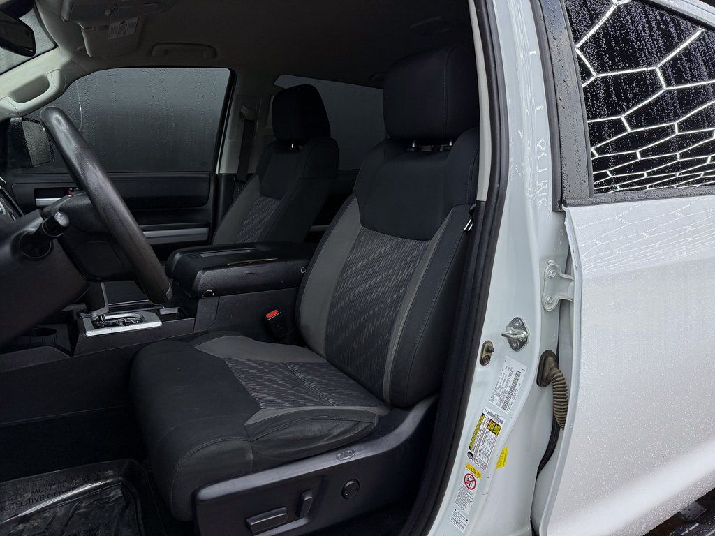 2018 Toyota Tundra SR5 - Photo 17