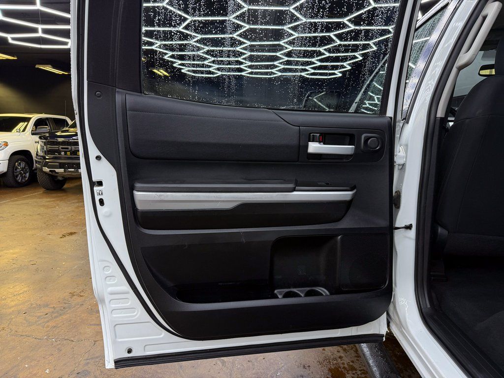 2018 Toyota Tundra SR5 - Photo 19
