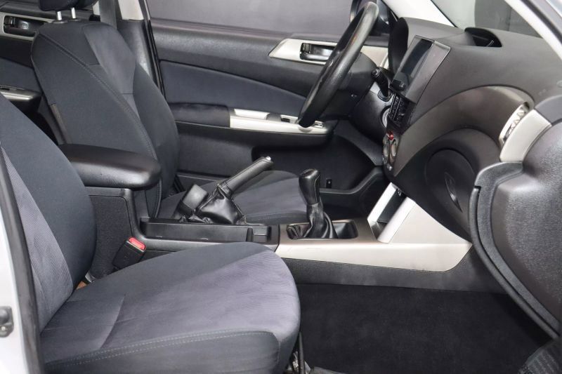 2010 Subaru Forester X - Photo 24