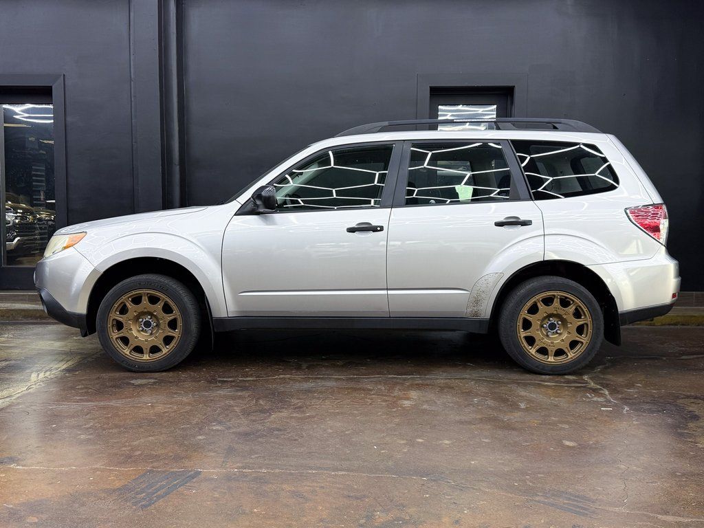 2010 Subaru Forester X - Photo 4
