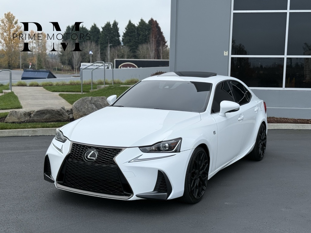 2017 Lexus IS 200t's photo