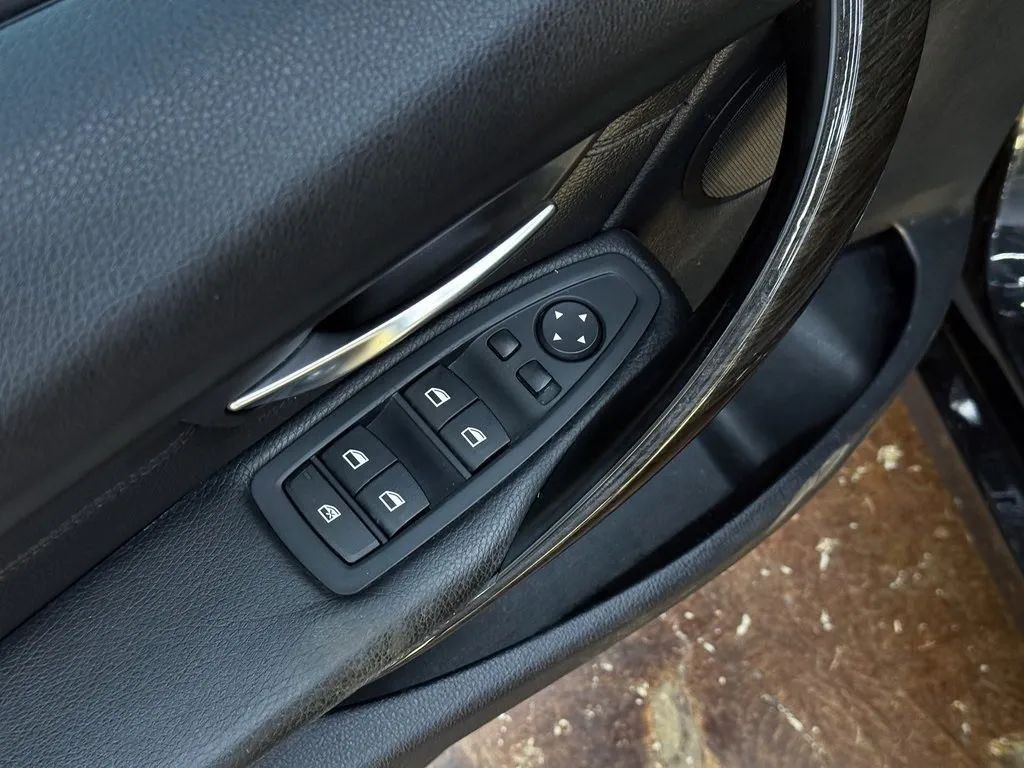 2015 BMW 3 Series 335i - Photo 11