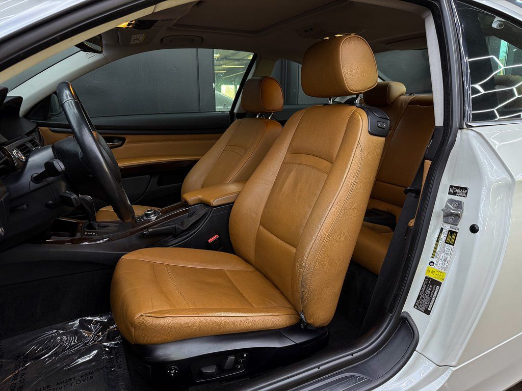 2011 BMW 3 Series 335i - Photo 15