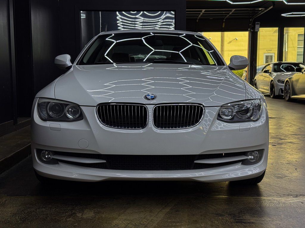 2011 BMW 3 Series 335i - Photo 2