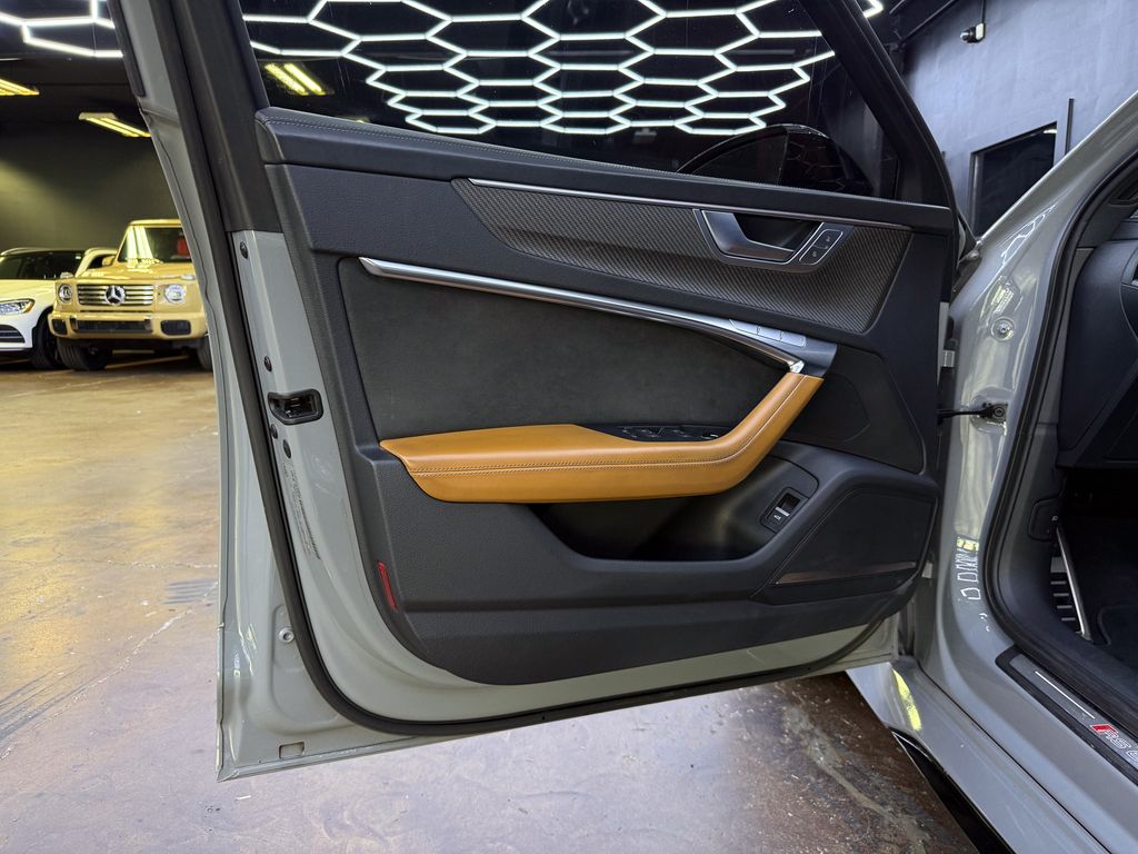 2022 Audi RS6 Avant Base - Photo 12